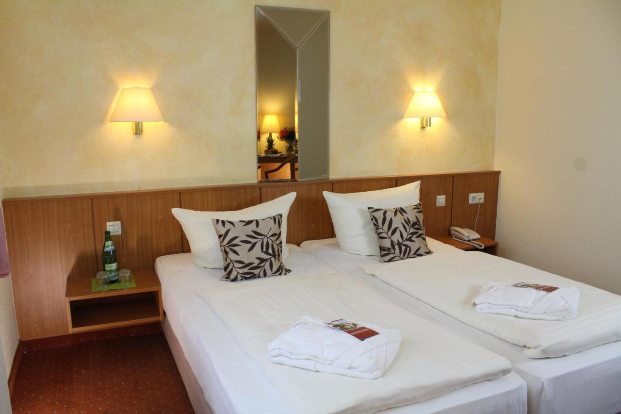 Hotel Weisser Schwan Erfurt Exteriör bild