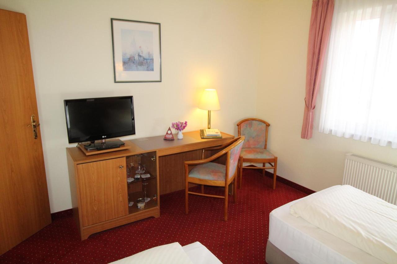 Hotel Weisser Schwan Erfurt Exteriör bild