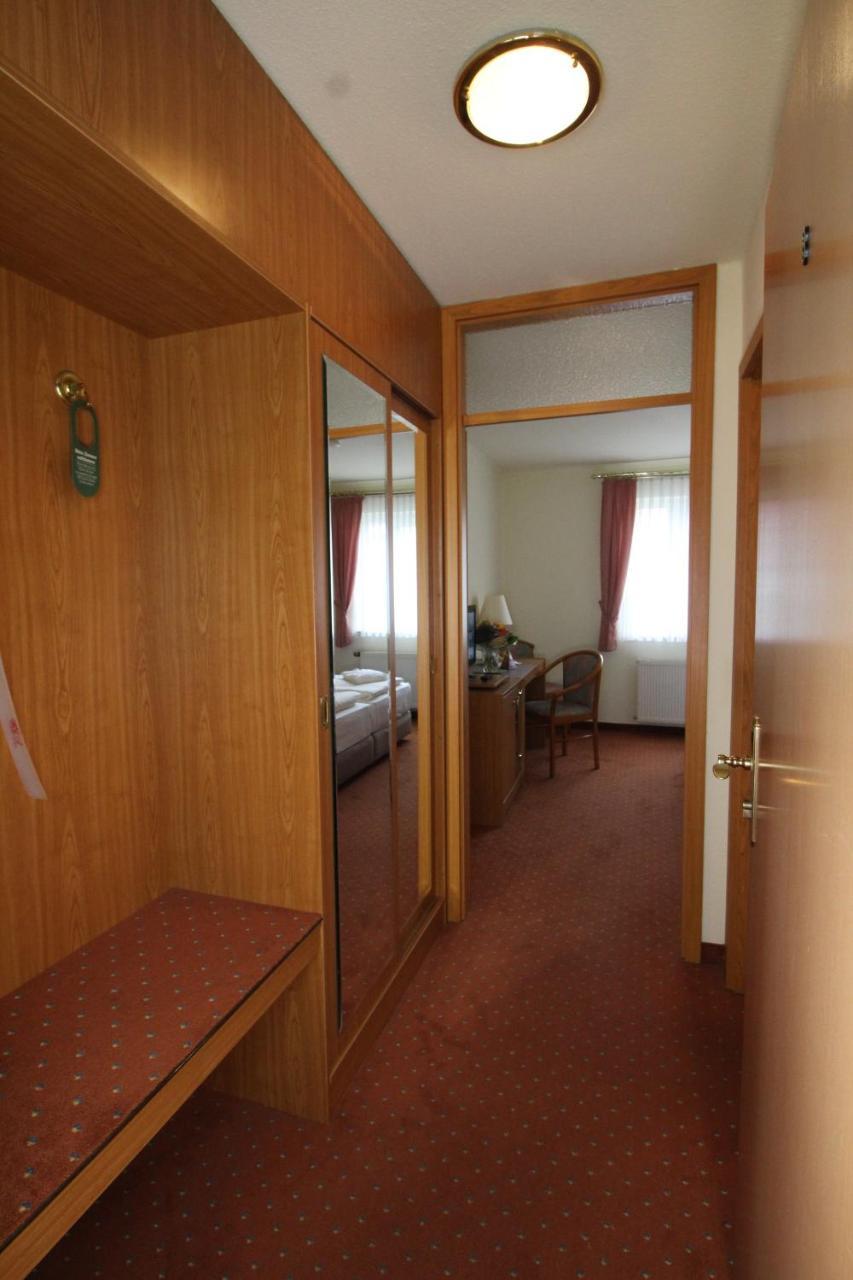 Hotel Weisser Schwan Erfurt Exteriör bild