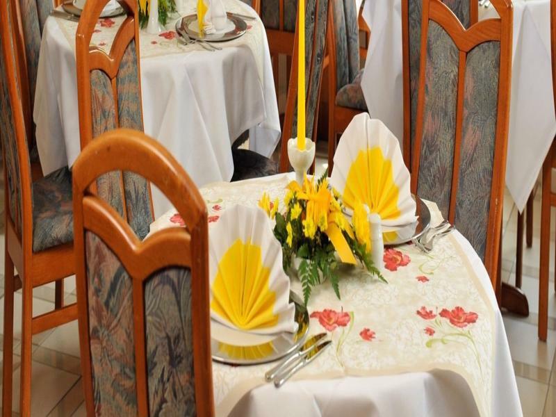 Hotel Weisser Schwan Erfurt Exteriör bild